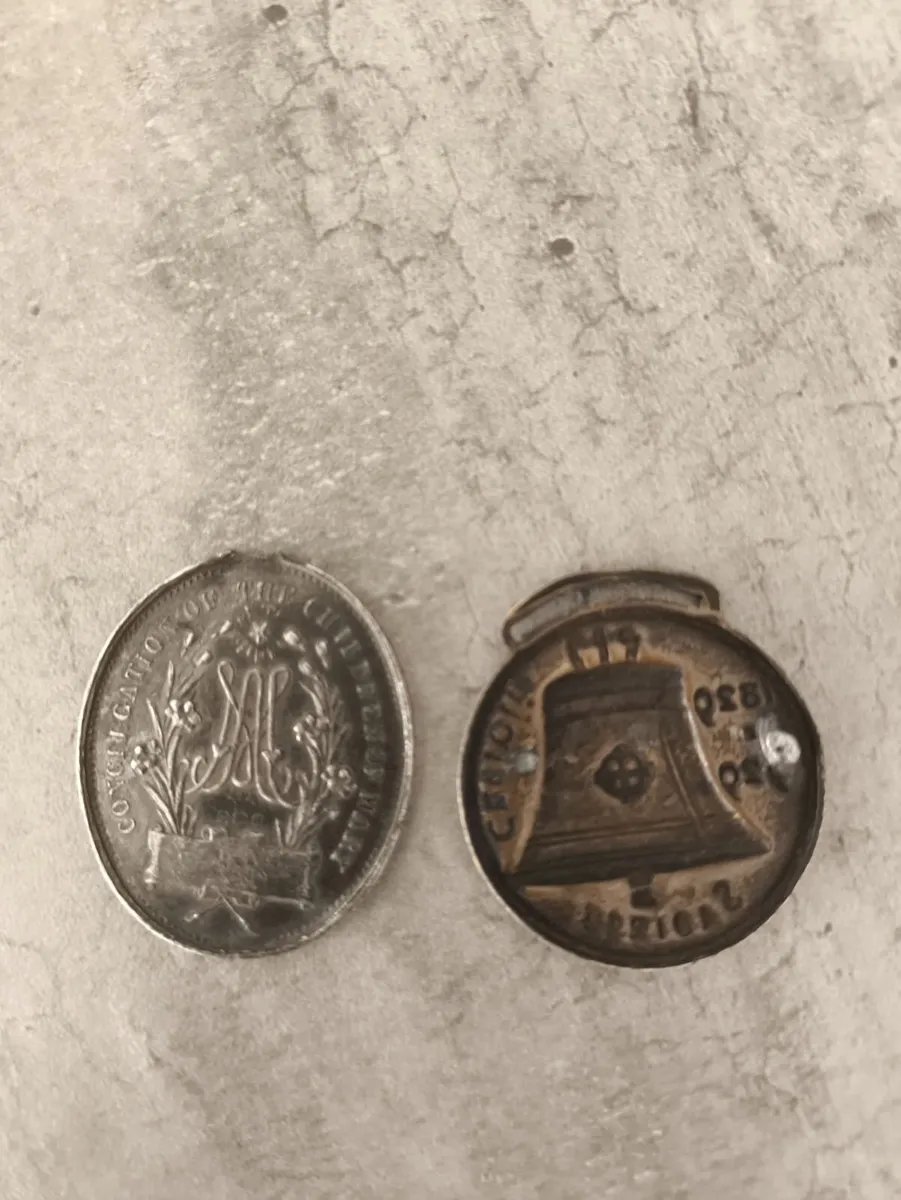 Old medals - Image 1