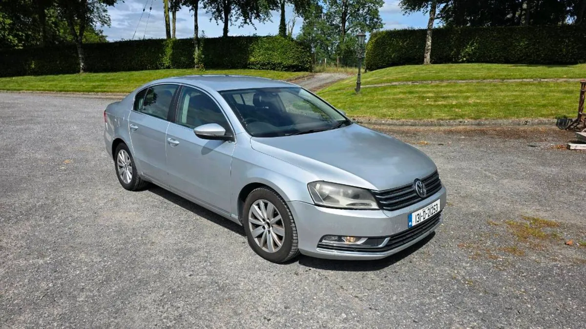 2013 Volkswagen Passat B7 2.0 D Automatic - Image 1