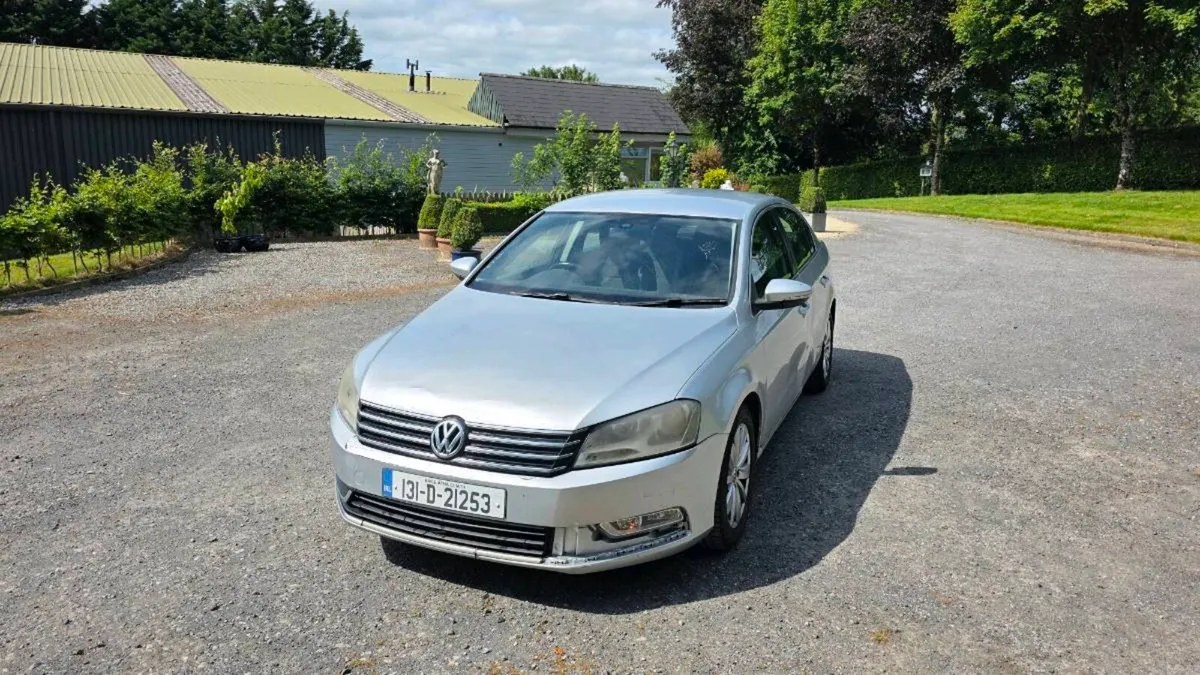2013 Volkswagen Passat B7 2.0 D Automatic - Image 2