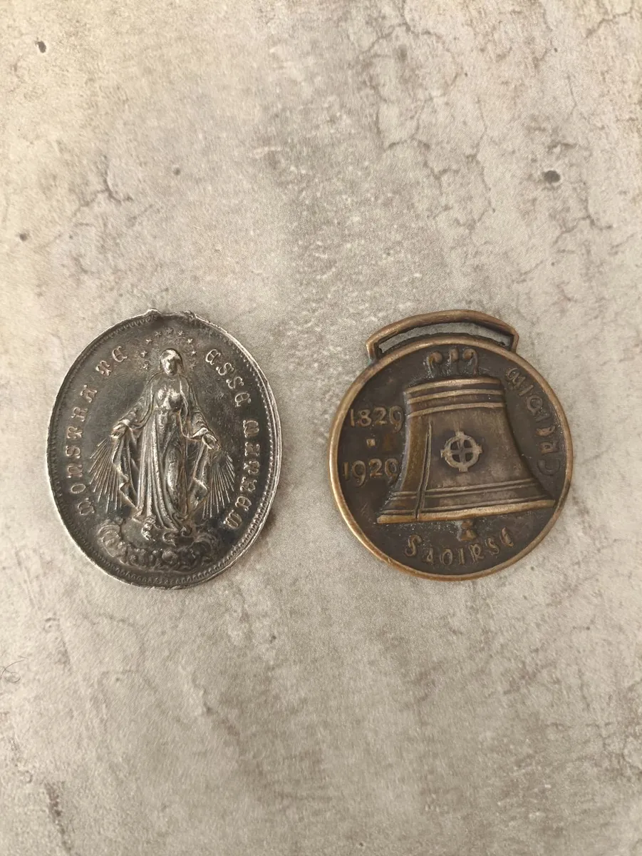 Old medals - Image 4