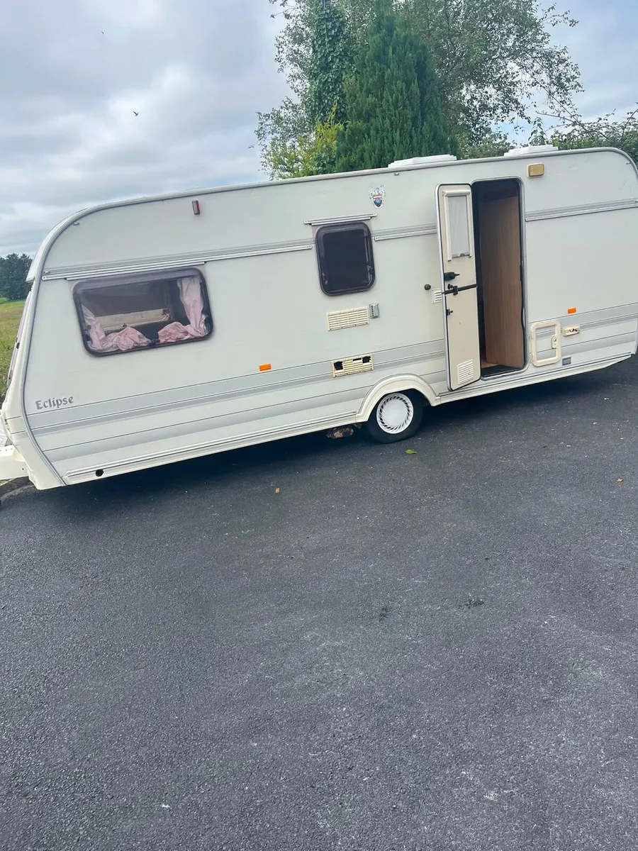 Lunar caravan - Image 1