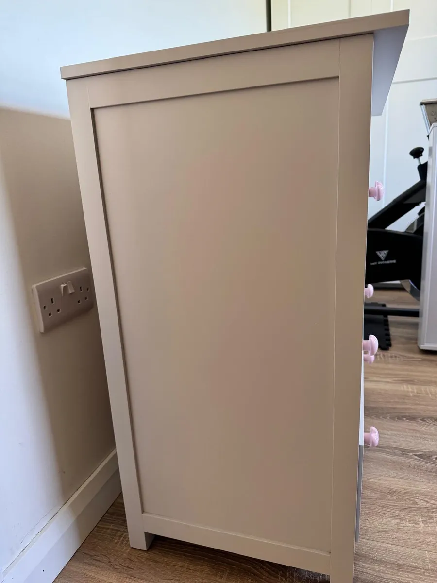 Mamia Grey Baby Changing Unit & Chest of Drawers - Image 4