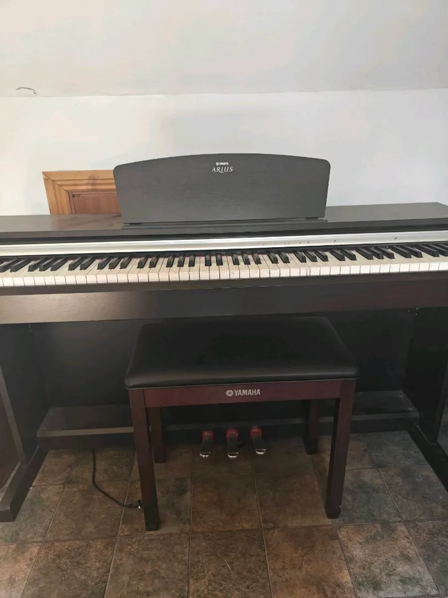 Yamaha YDP 141 Piano - Image 2
