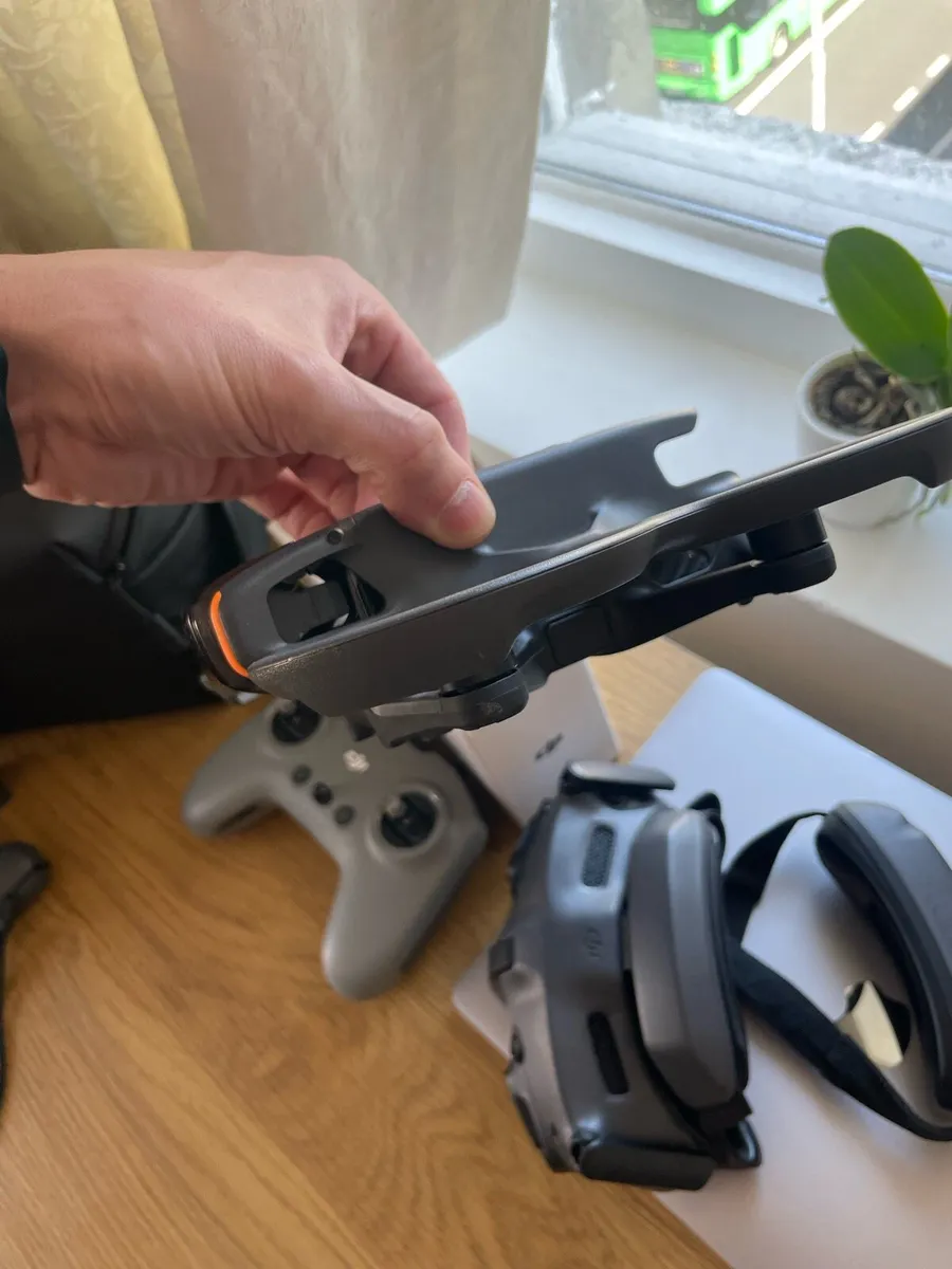 DJI AVATA 2 ＋batteries + RC3 - Image 4