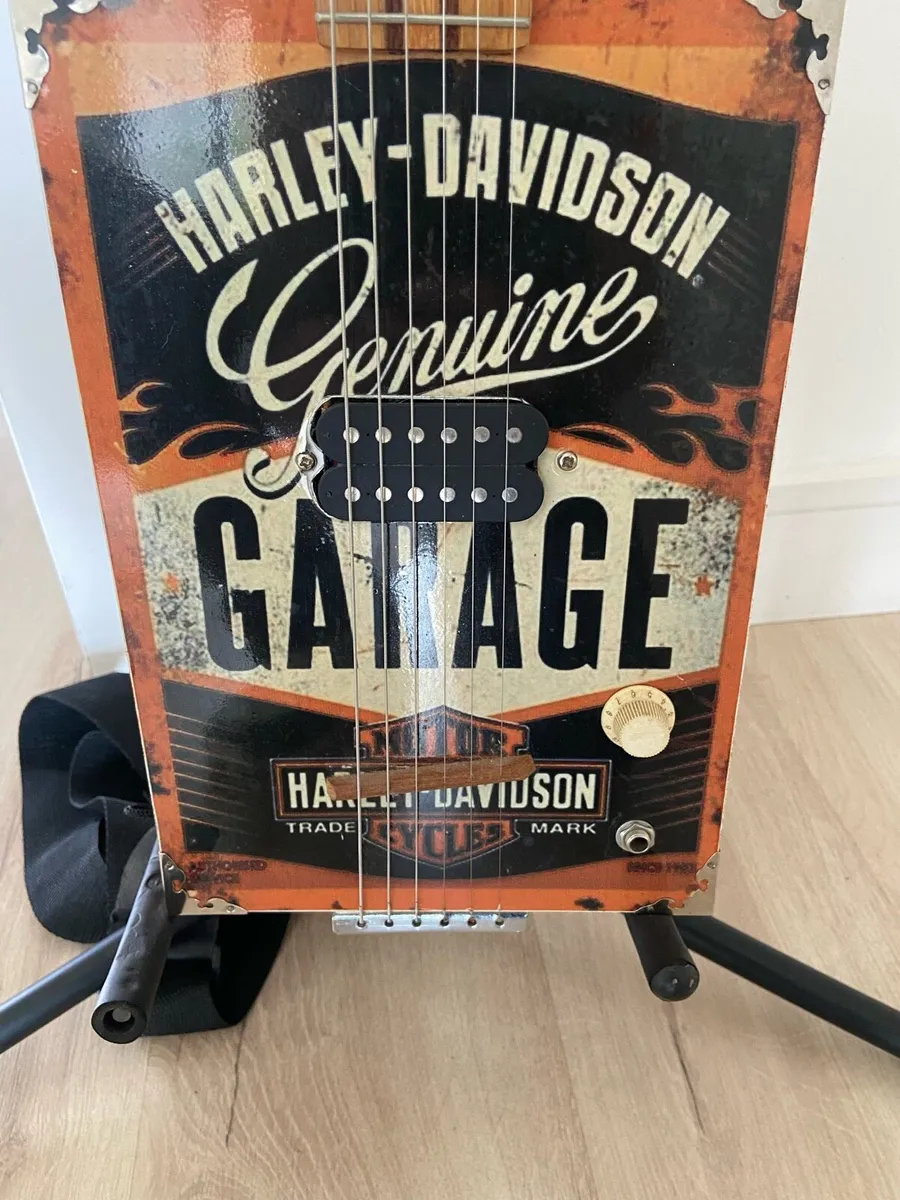 Cigar box Guitar - Image 1