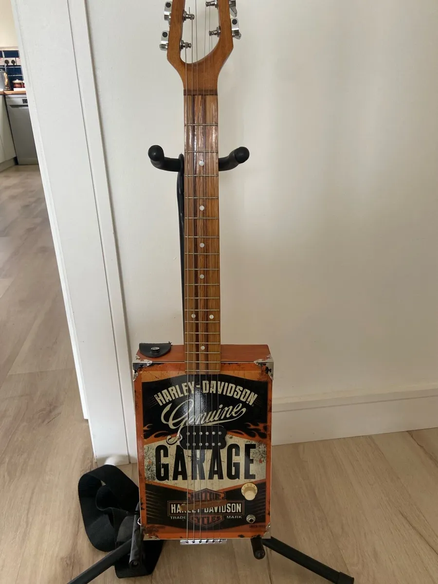 Cigar box Guitar - Image 2