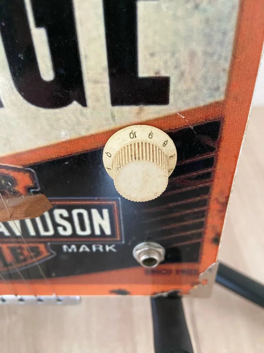 Cigar box Guitar - Image 4
