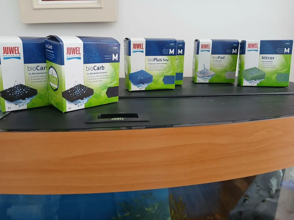 Fish aquarium, cabinet & additional aquarium items - Image 3