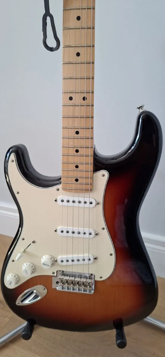 FENDER PLAYER  STRAT Left Handed - sale or swop - Image 1
