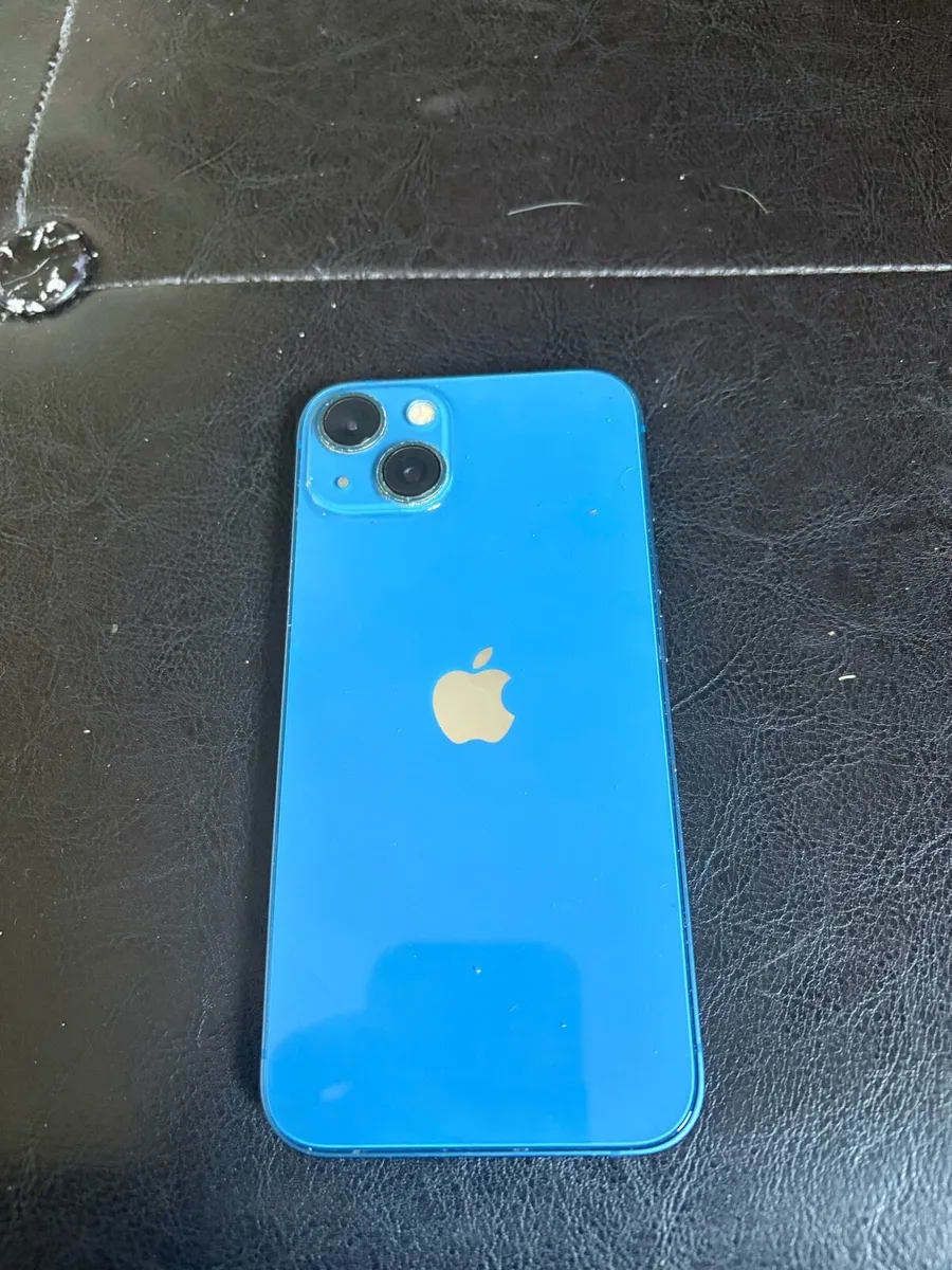iPhone 13 - Image 2