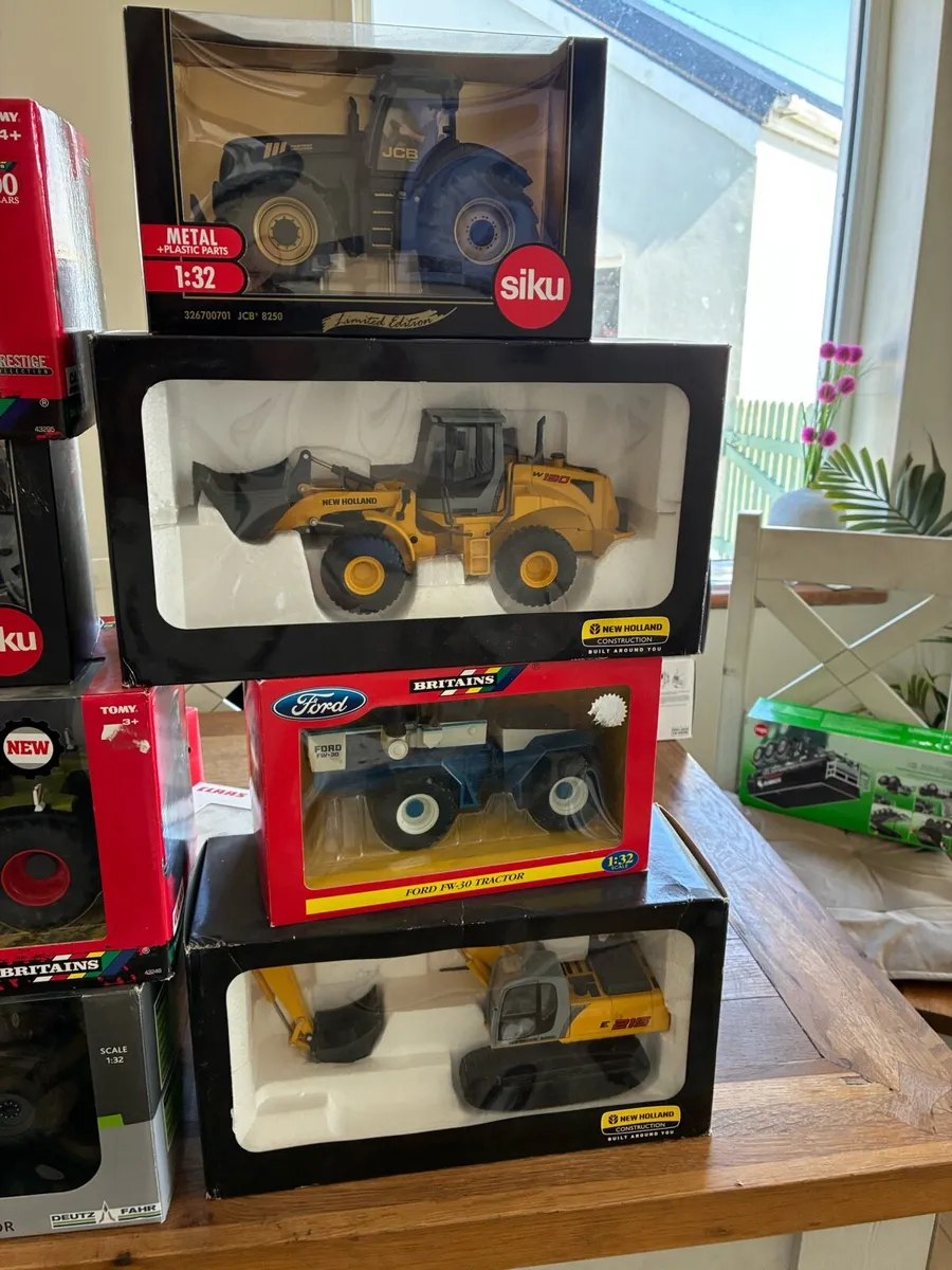 1:32 scale models - Image 1
