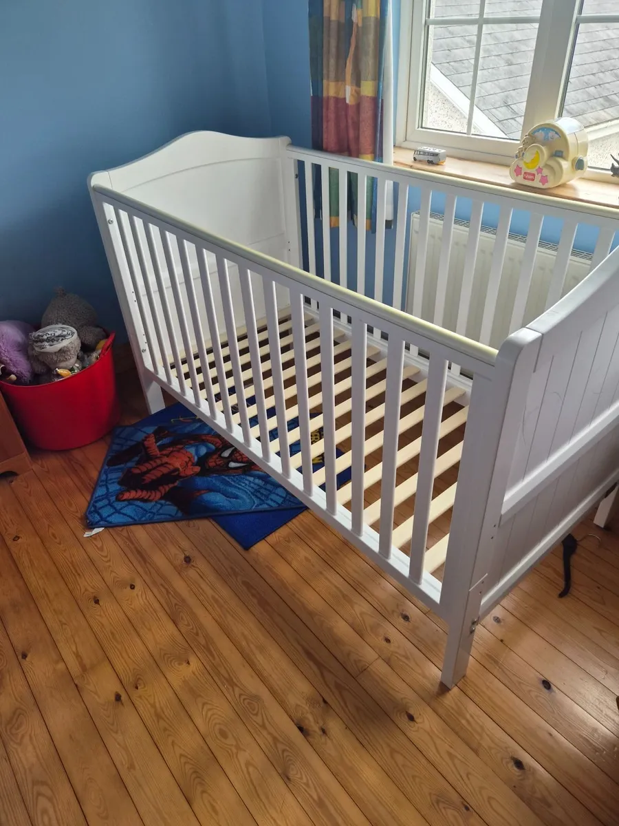 Nessted Serrento Cot bed - Image 2