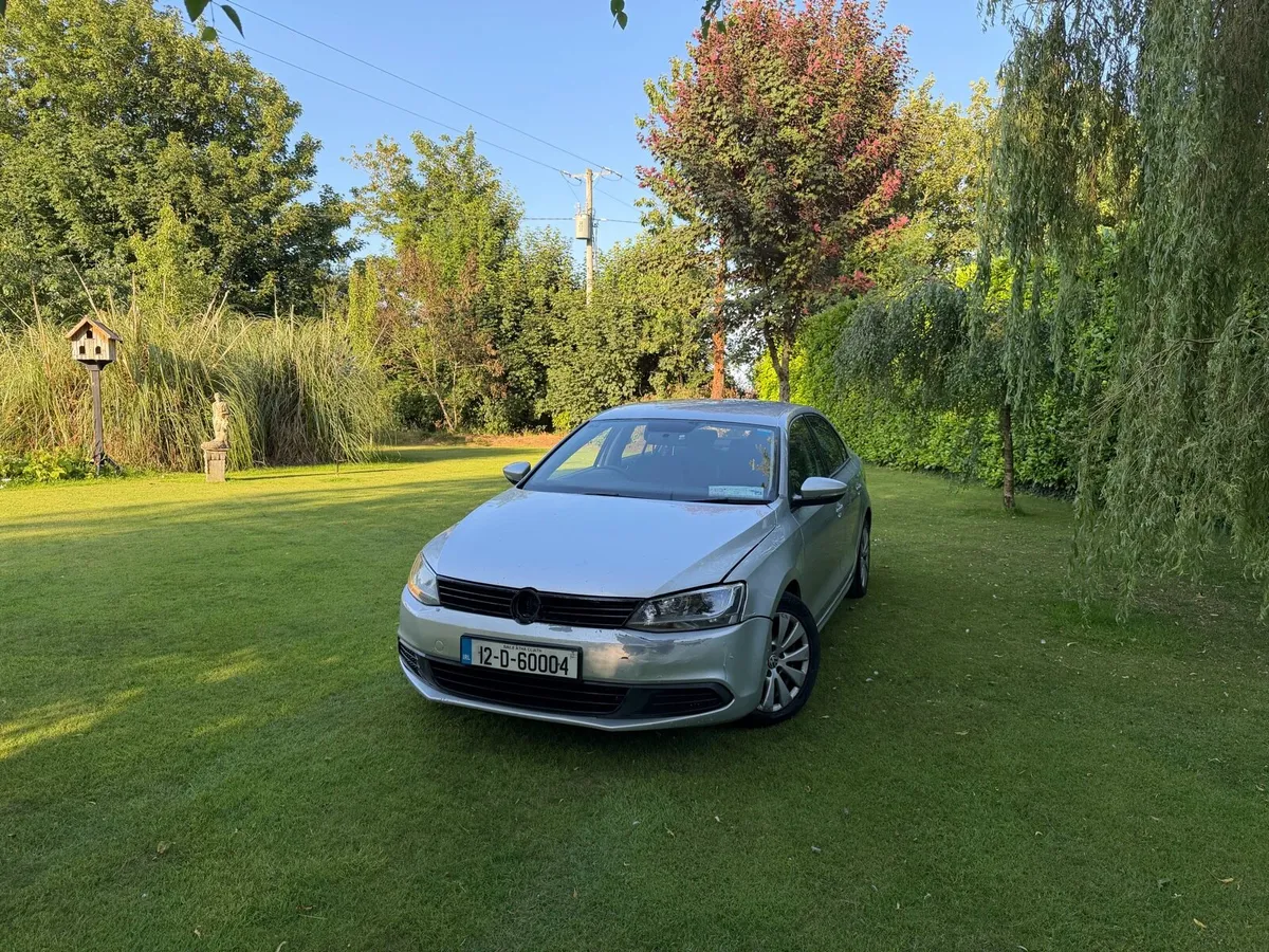 12 Volkswagen Jetta 1.6 Tdi Auto - Image 3