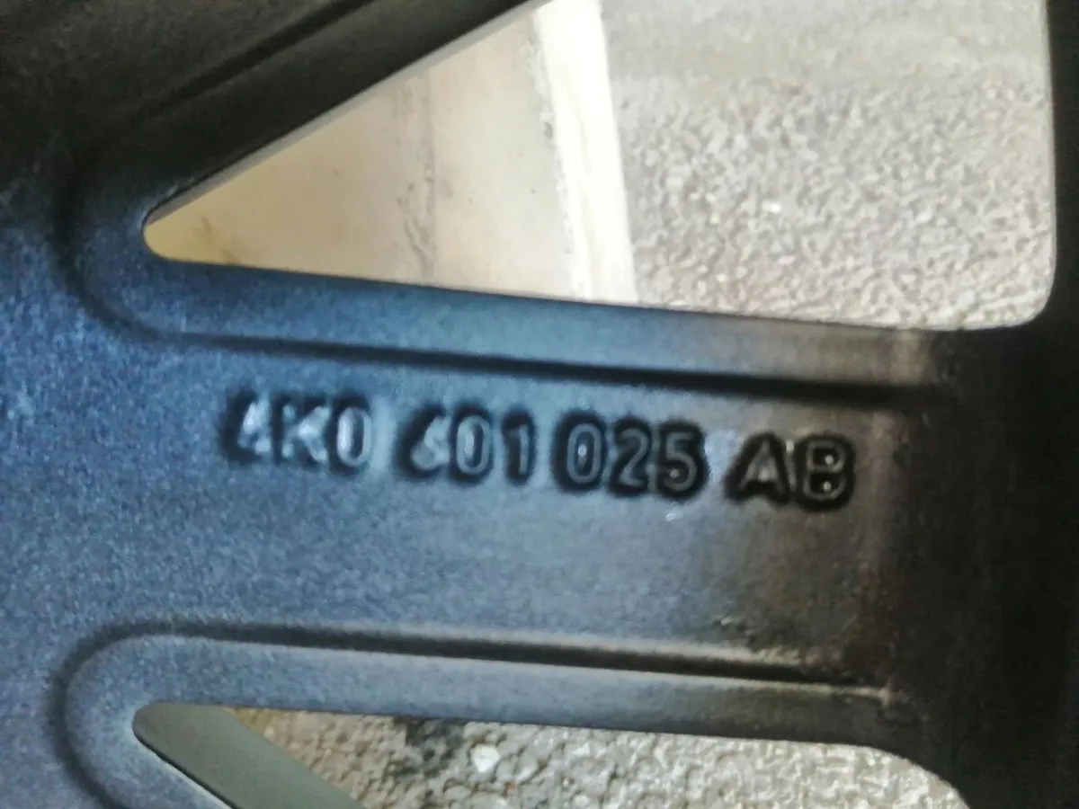 Set of Genuine 20" RS6 Audi alloys - Image 4