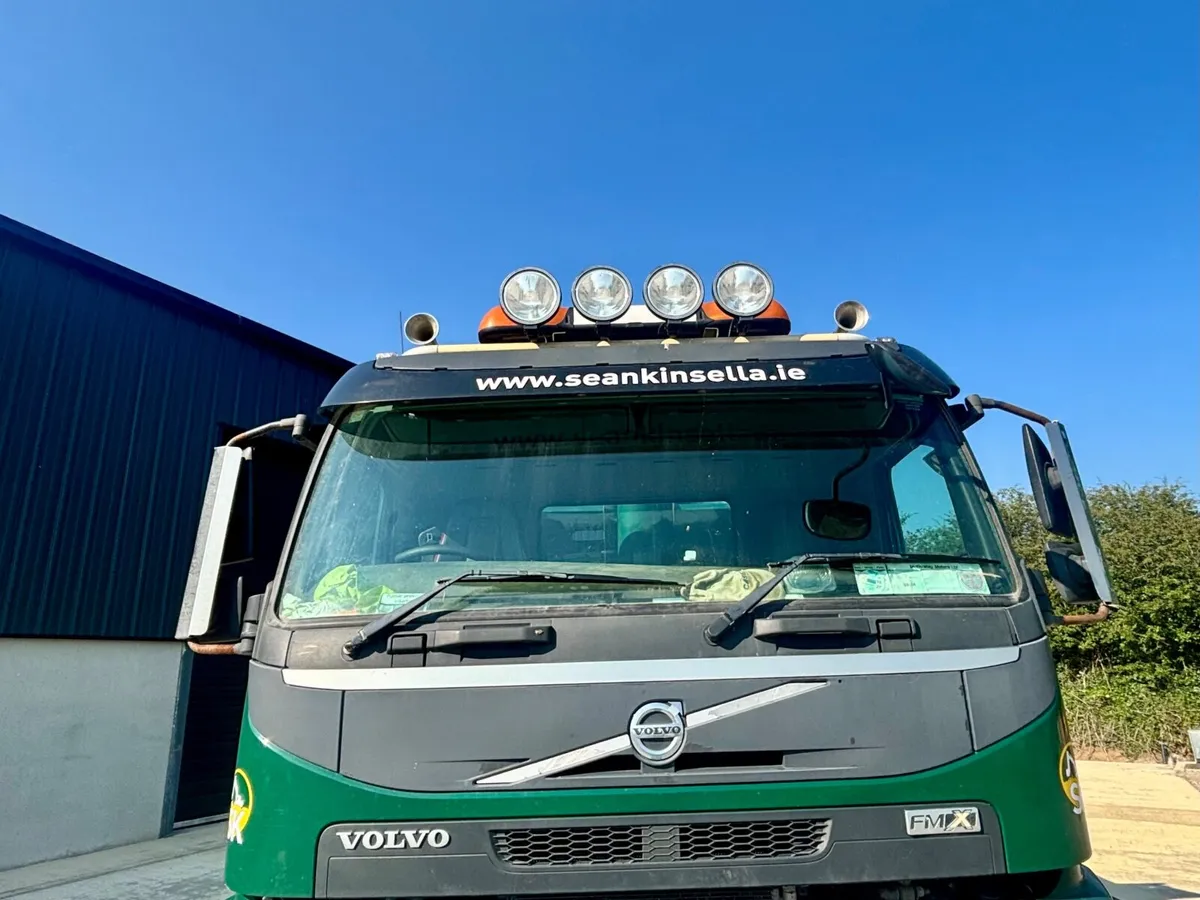 Volvo FMX 420 8x4 Tipper - Image 2