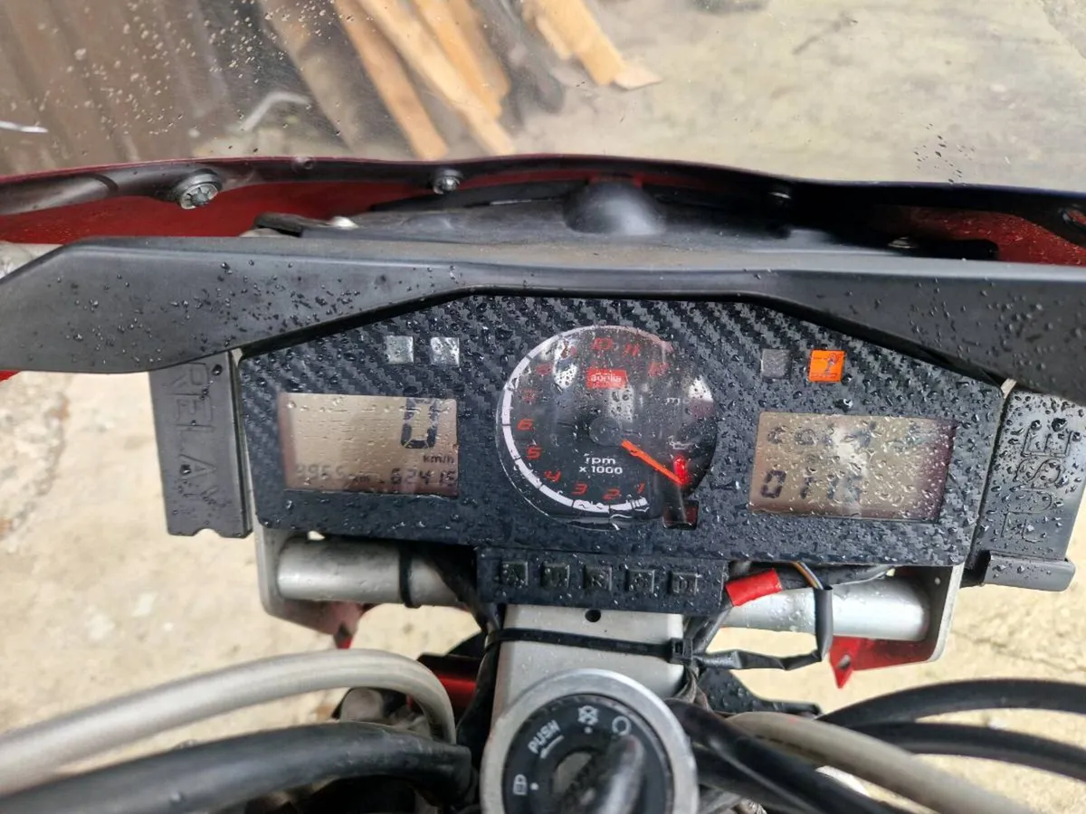 Aprilia Tuono - Image 4