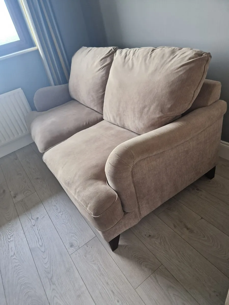 Couch - Image 4