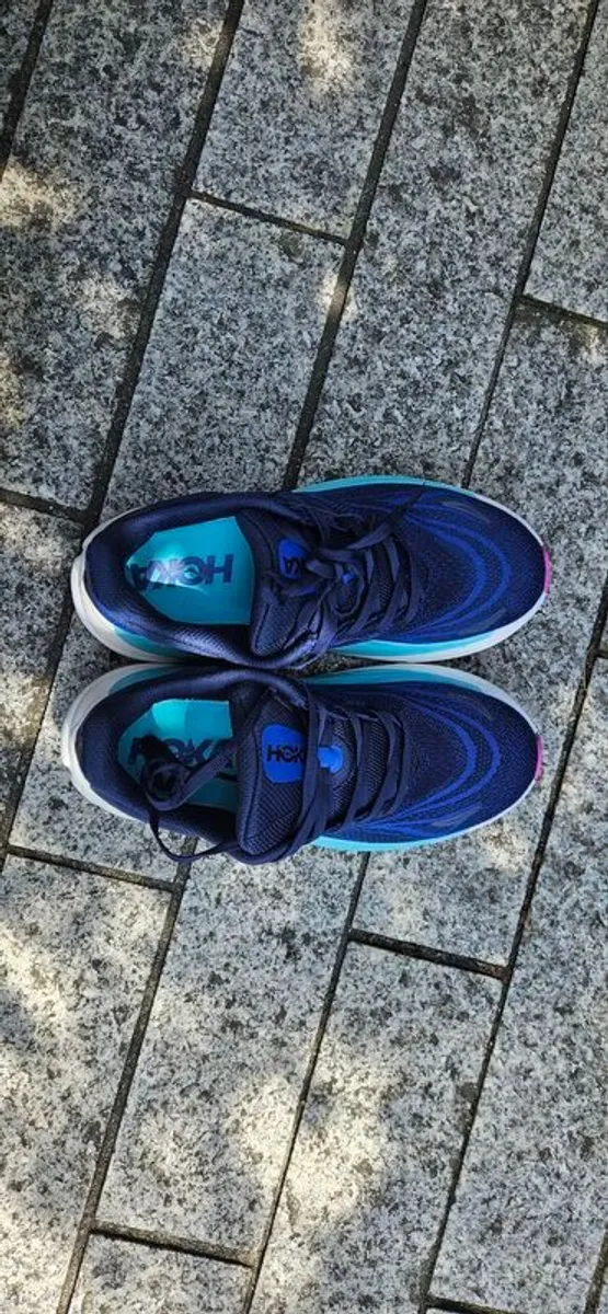 womens Hoka Arahi 8,size 5, brand new - Image 1