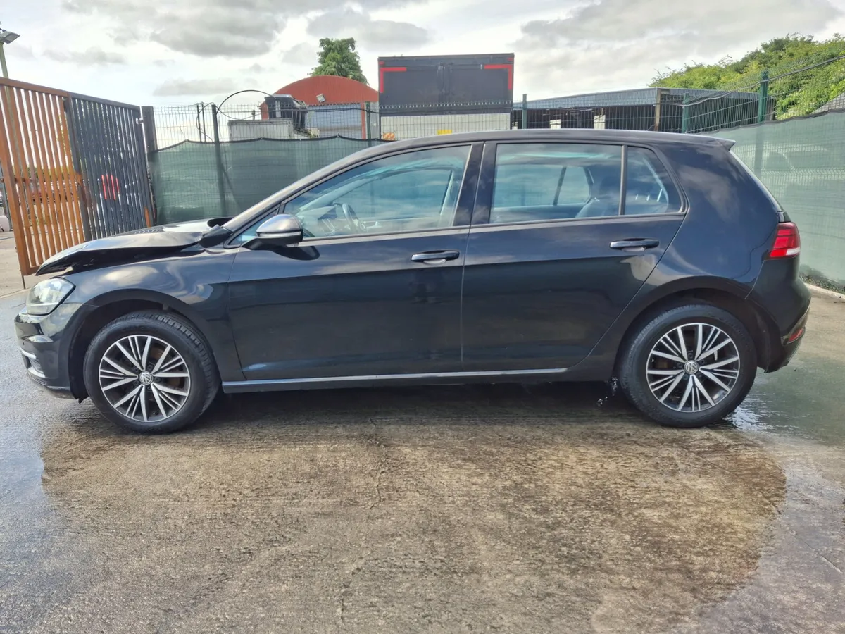 2017 Volkswagen Golf  TDI - Image 3