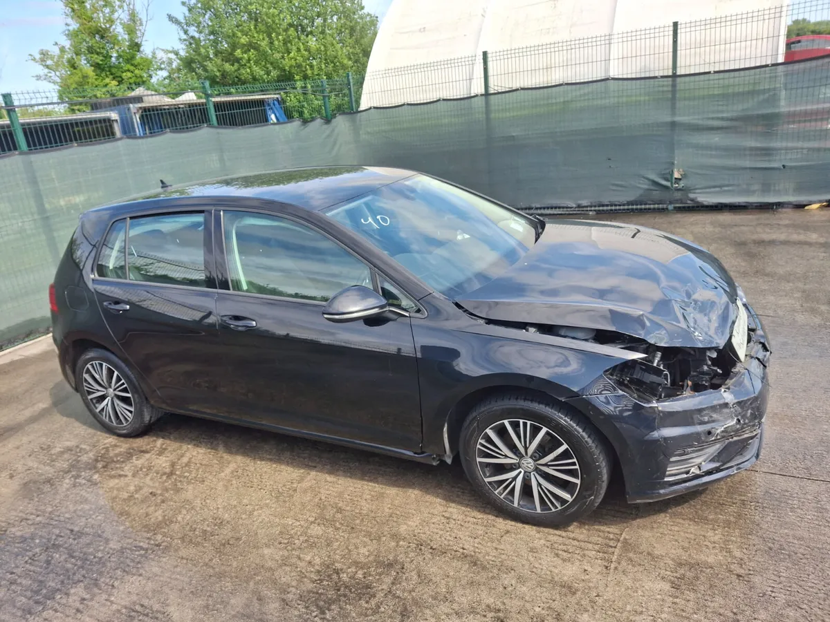 2017 Volkswagen Golf  TDI - Image 2