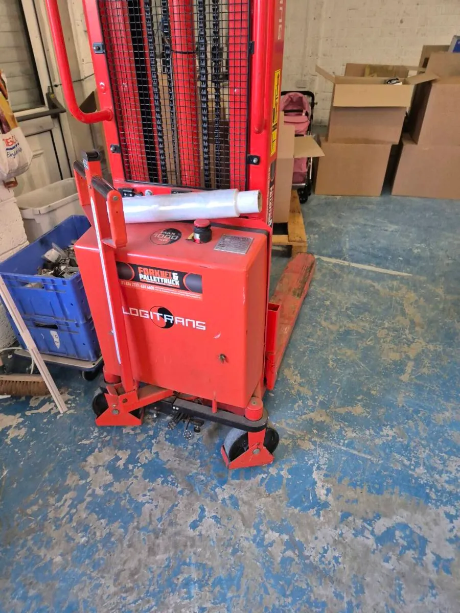 Pallet stacker - Image 3