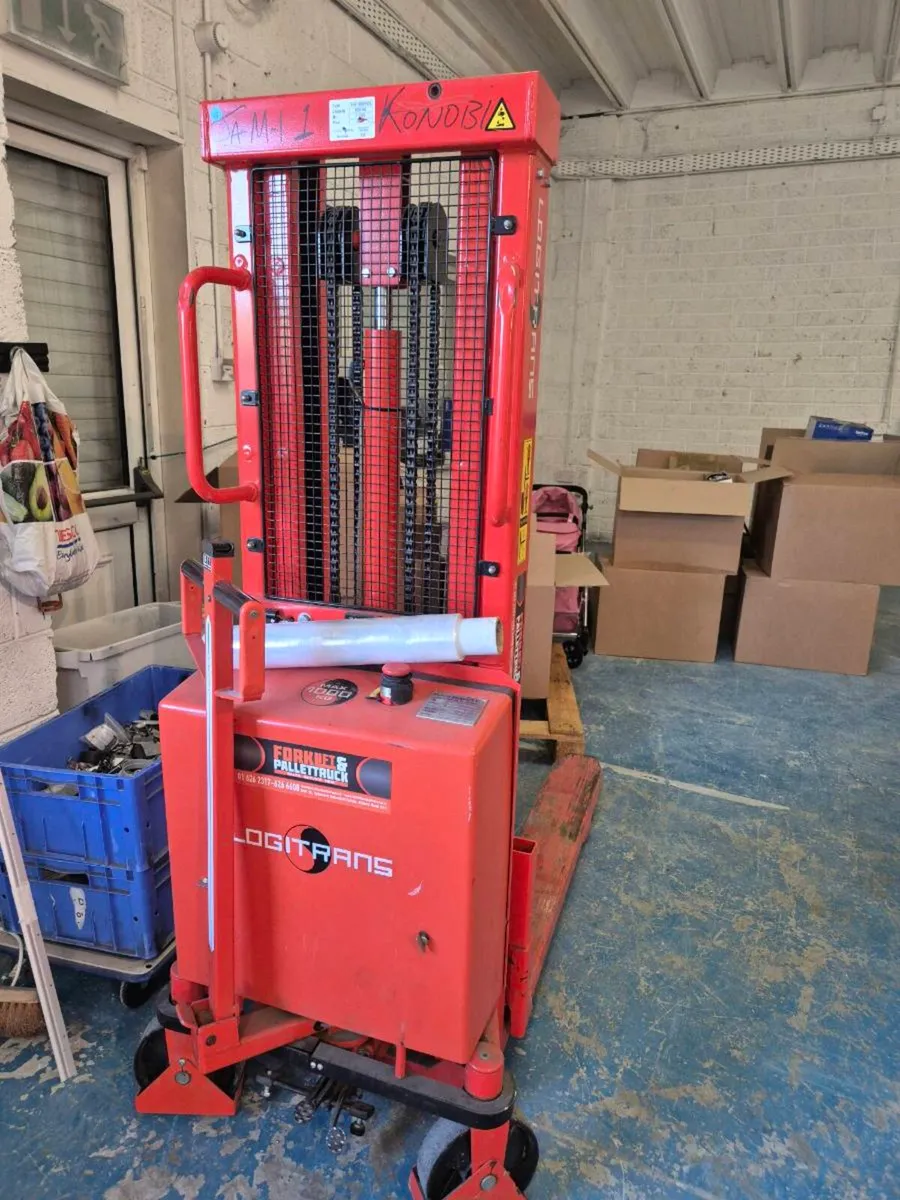 Pallet stacker - Image 2