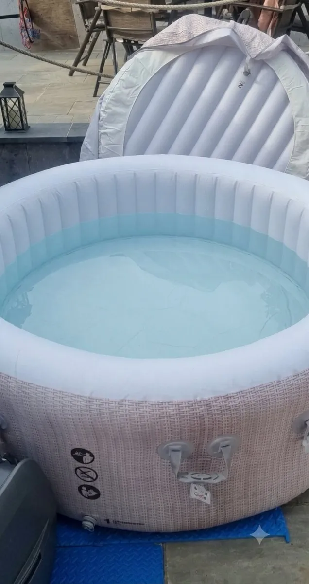 Lay-Z-Spa Cancun 3-4 Person Hot Tub - Image 3