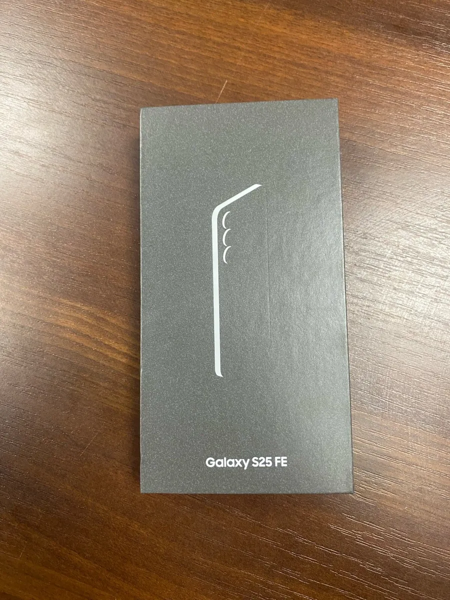 Samsung S25 FE Black - Image 1