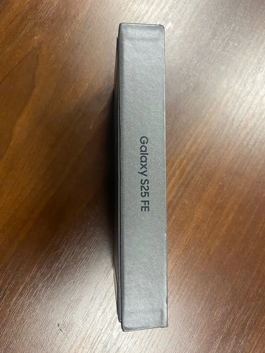 Samsung S25 FE Black - Image 4