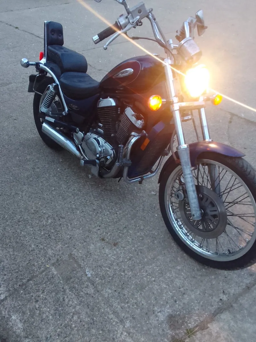 1999 Suzuki Intruder - Image 1