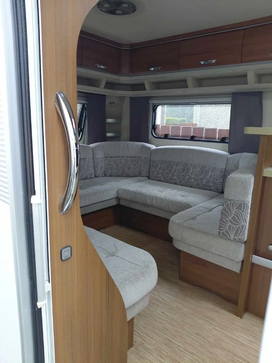 Hobby 560CFE Premium  for only £11,000 - Image 4