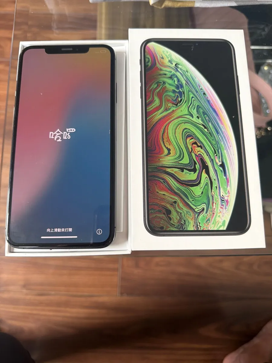iPhone  Xs Max - Image 3