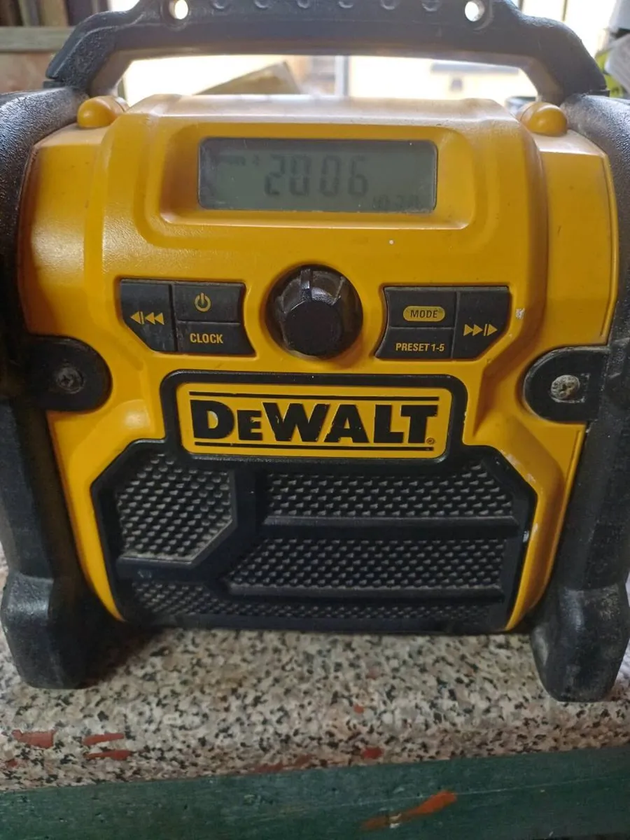 Dewalt radio