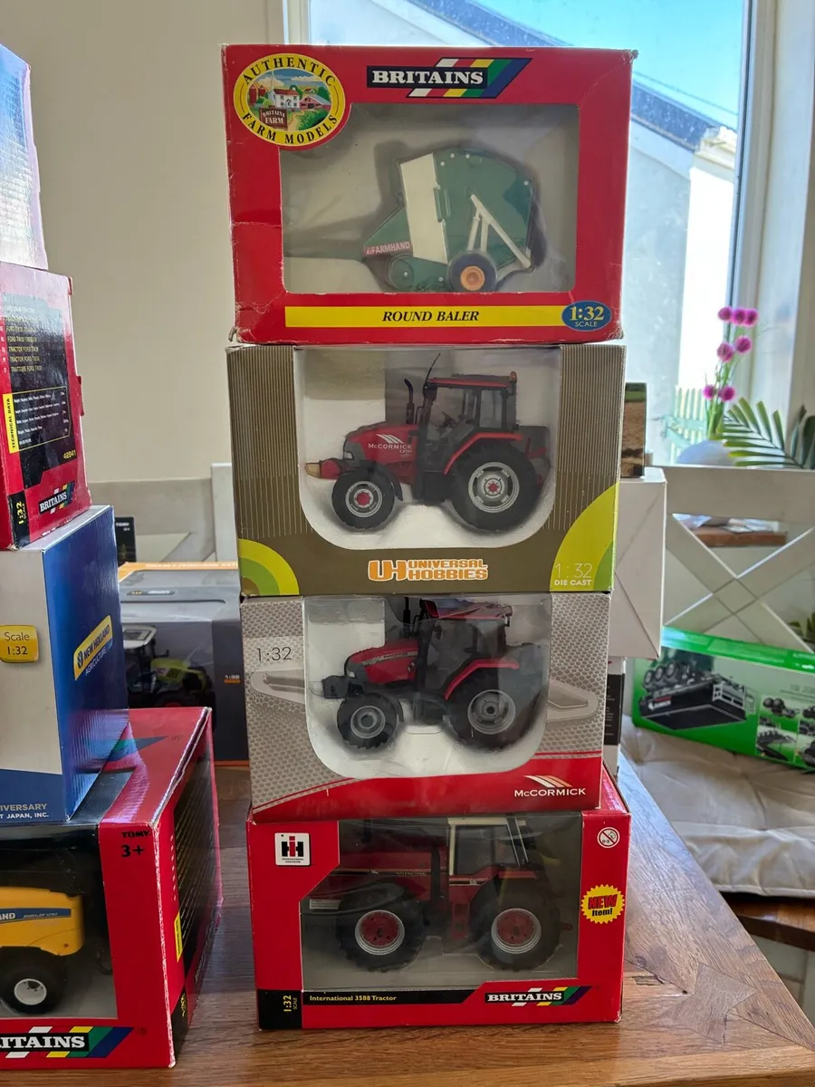1:32 scale farm models - Image 1