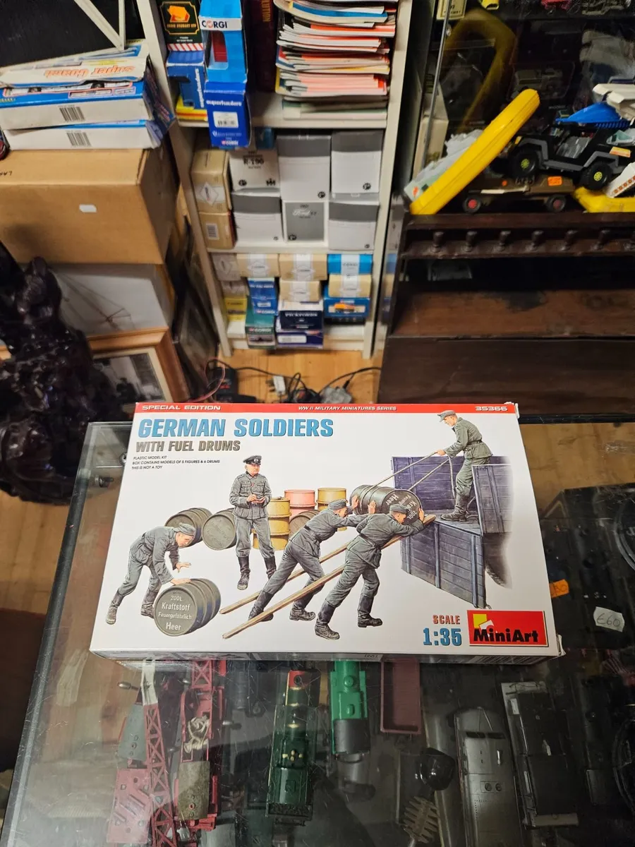 Airfix Miniart German Soldiers