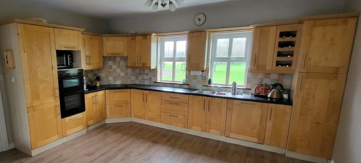 Shaker Kitchen Units, Great Condition