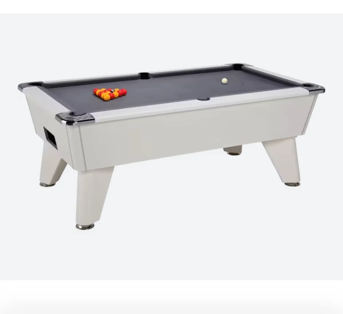 Pool table - Image 1