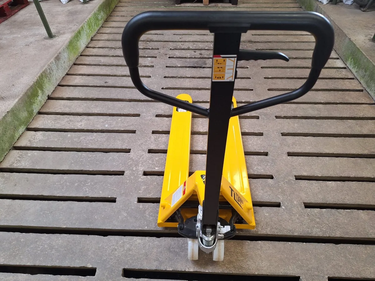 Hand Pallet Truck - Image 2