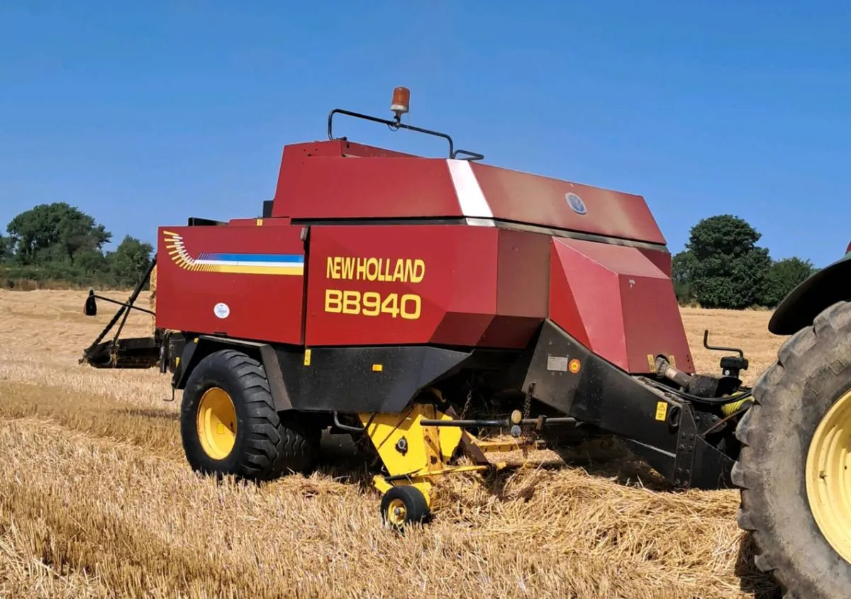 New Holland BB940 Large Square Baler - Image 1