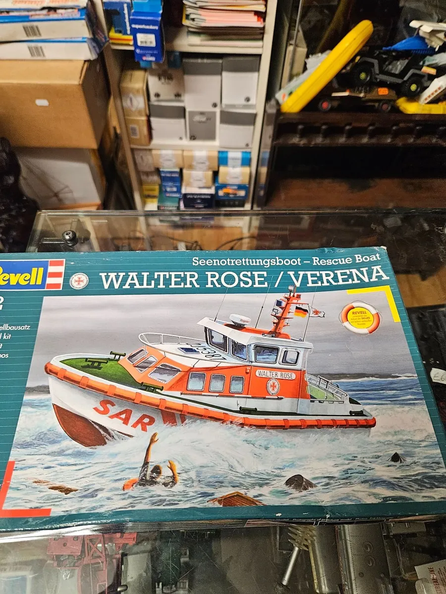 Airfix Revell Rescue Boat - Image 3