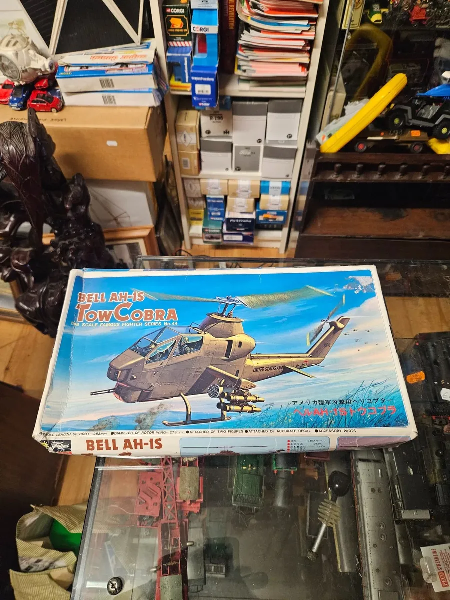 Airfix Fugumi Bell Cobra Helicopter - Image 1