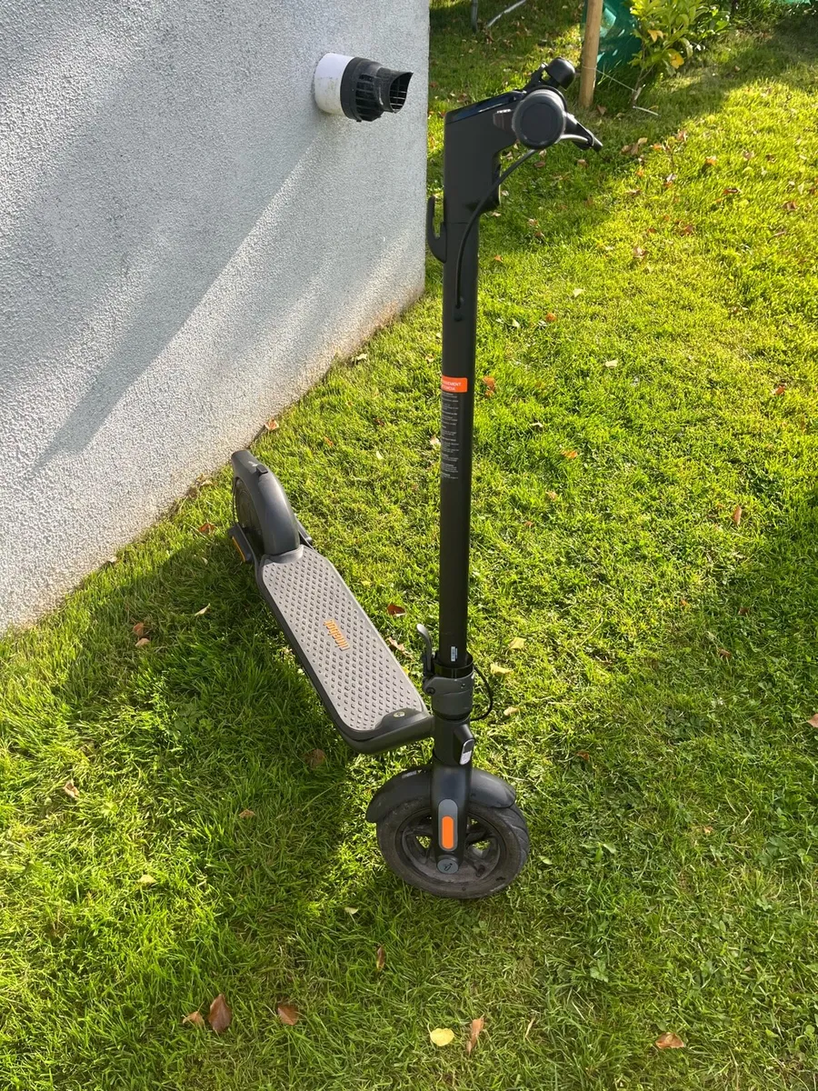 Ninebot KickScooter F2 - Image 1