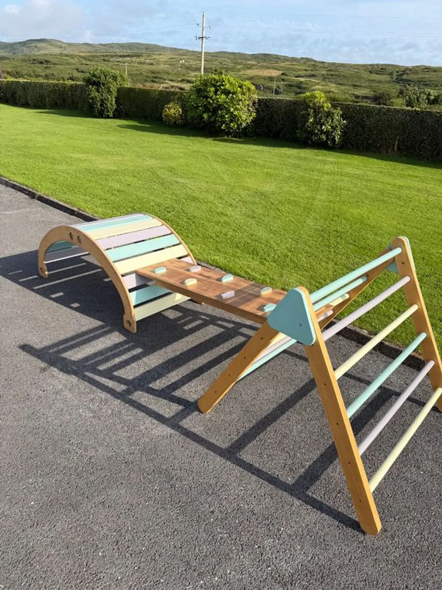 Pickler Triangle Climbing Frame set - Image 1
