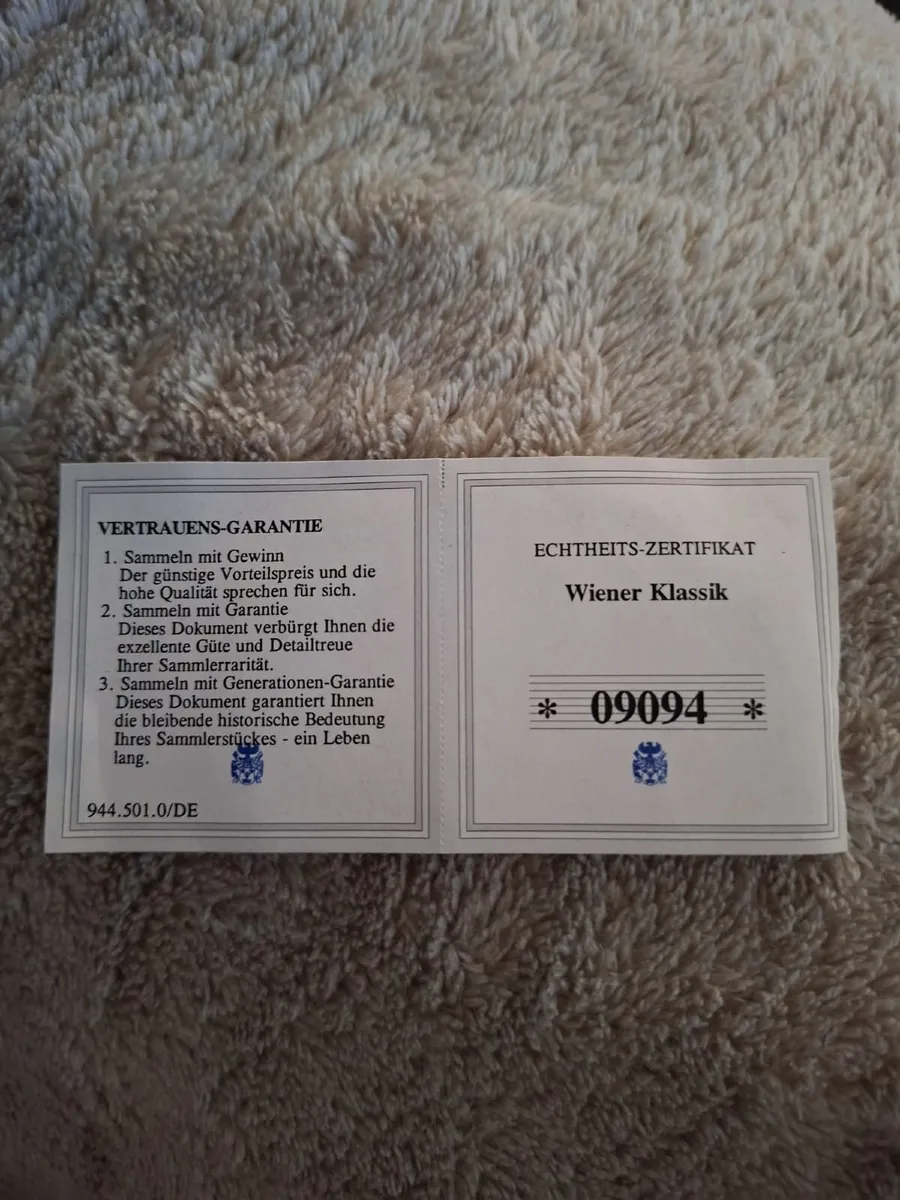 Vienna Classical Medal with Certificate & Box - Image 2