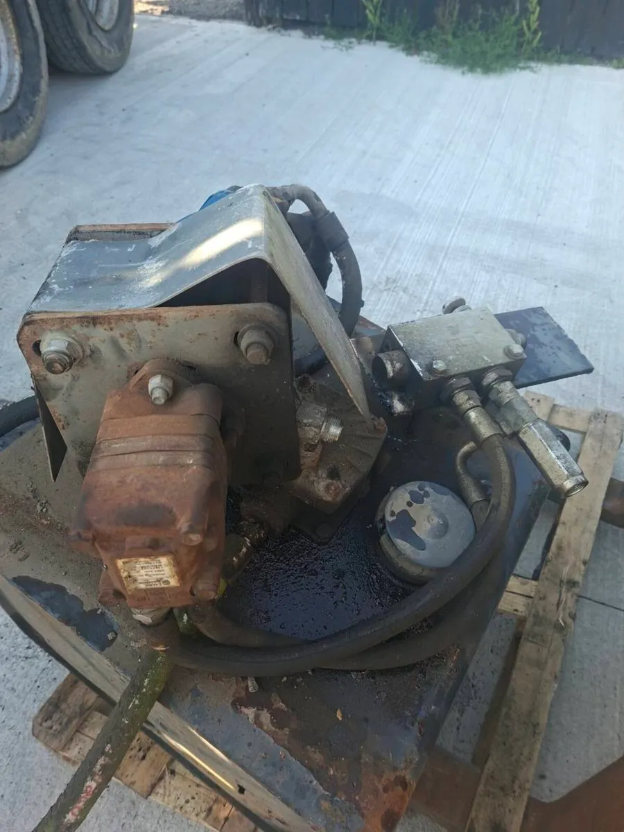 Pumps - Image 4