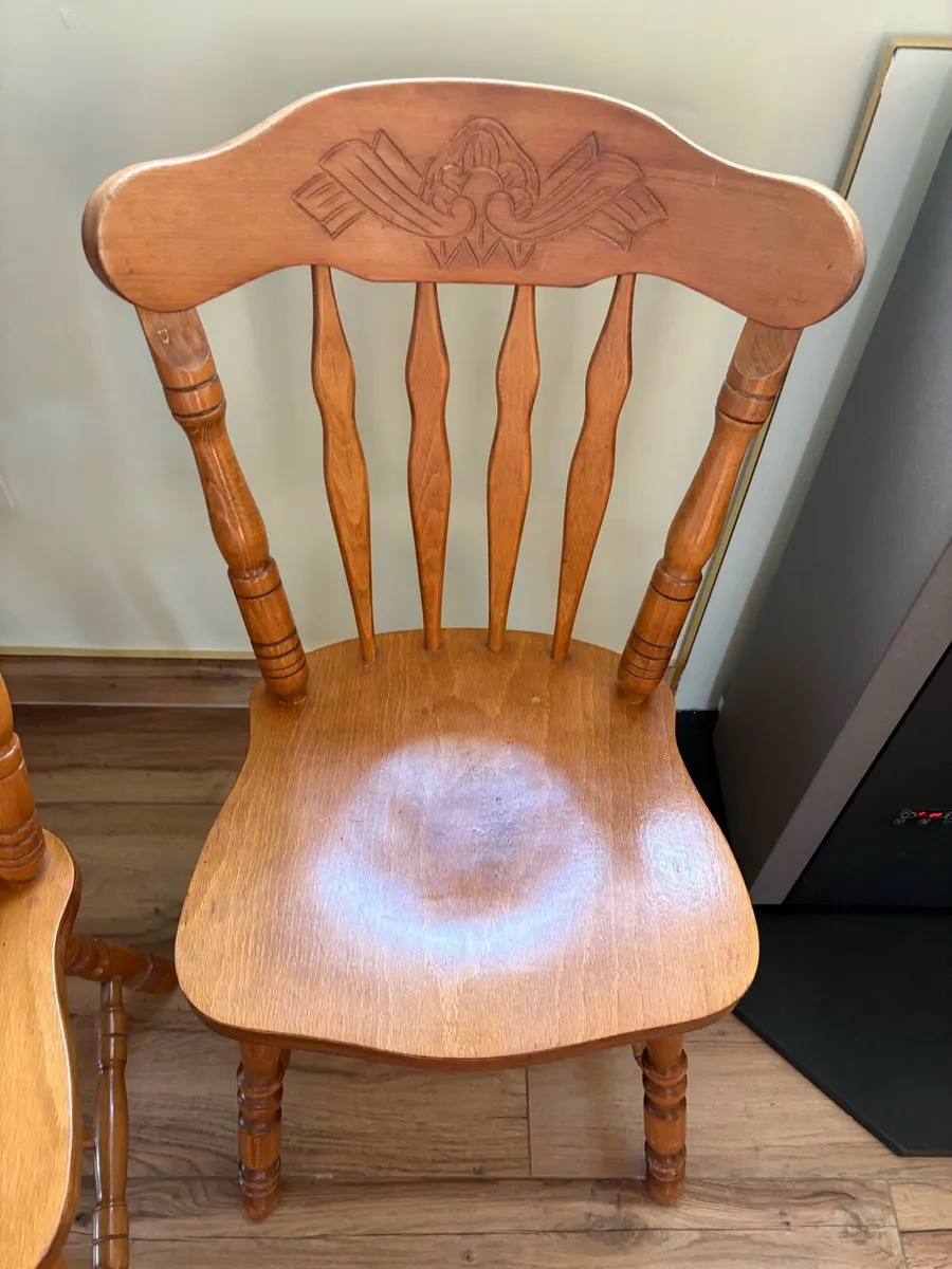 Solid oak Table and chairs - Image 3