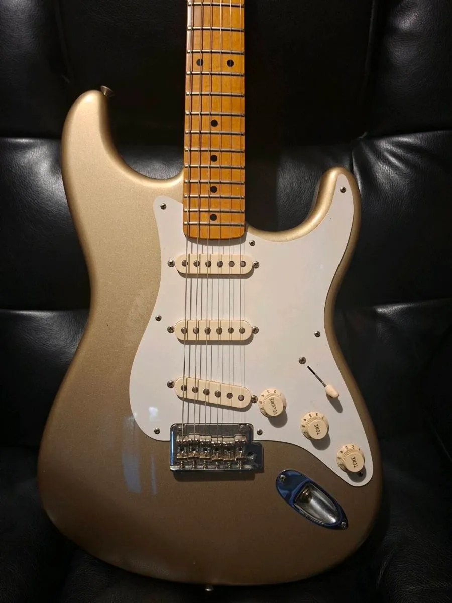 Fender Custom Shop MIM Classic Player Strat - Image 1