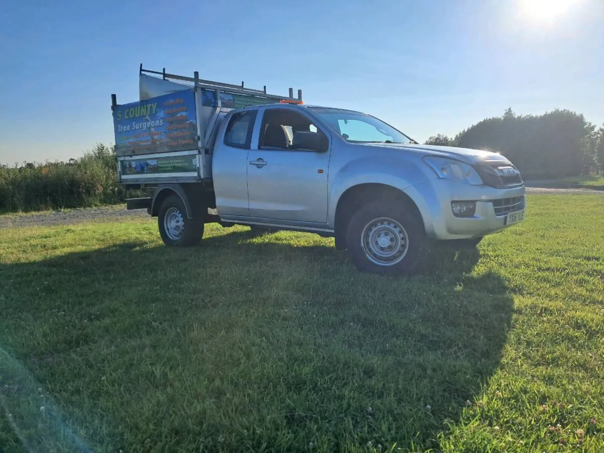 lsuzu D-max  4x4. Tipper. - Image 4