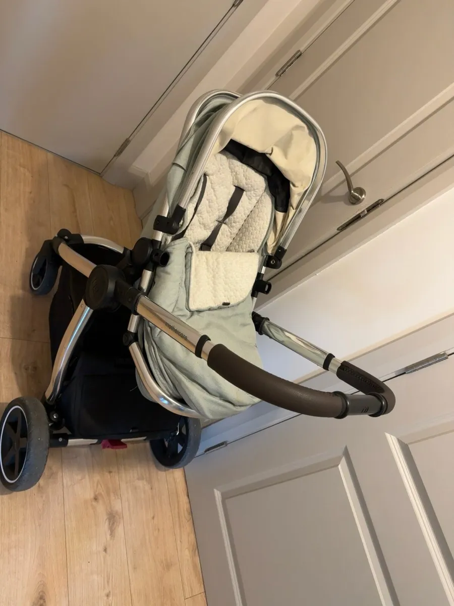 Baby car seat and stroller - Image 2