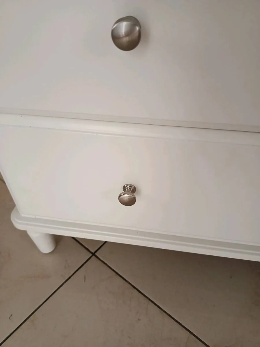 Chest of drawers - Image 1